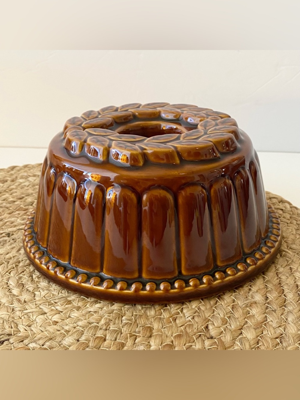 VINTAGE Glazed Debossed Leaf Pottery Bundt Cake Pan/Jello Mold 6” - Picture 9 of 14